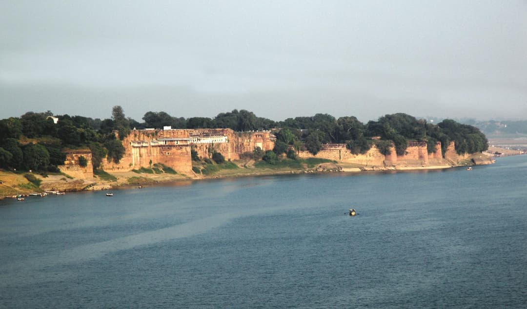 Visit the Majestic Allahabad Fort Built by Emperor Akbar