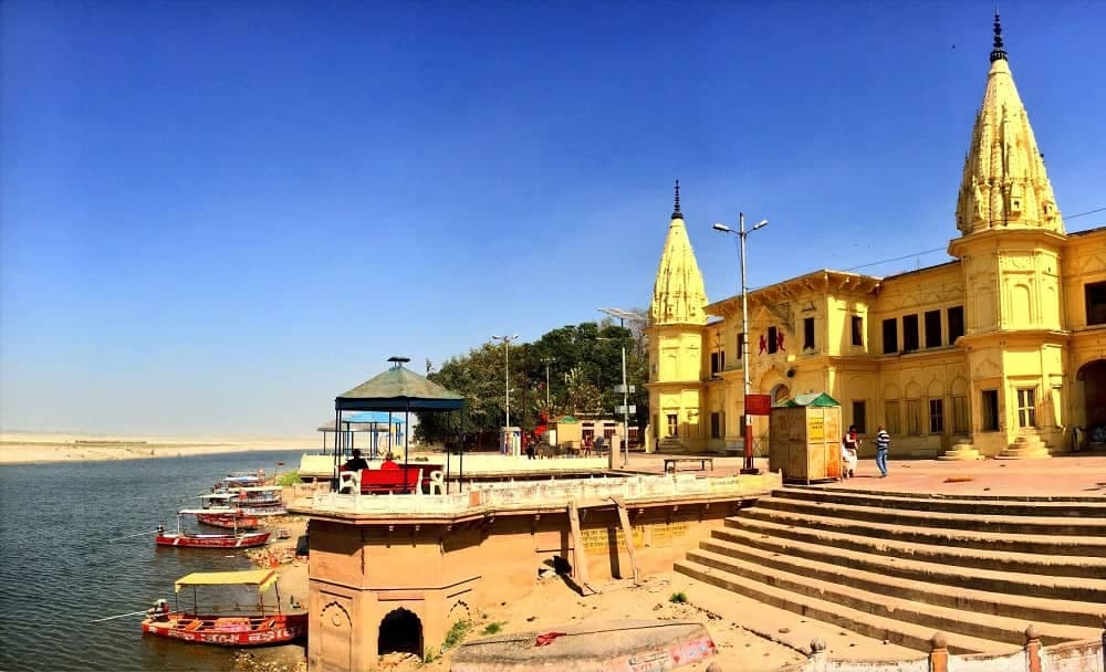 Relax at the Serene Guptar Ghat on River Saryu in Ayodhya