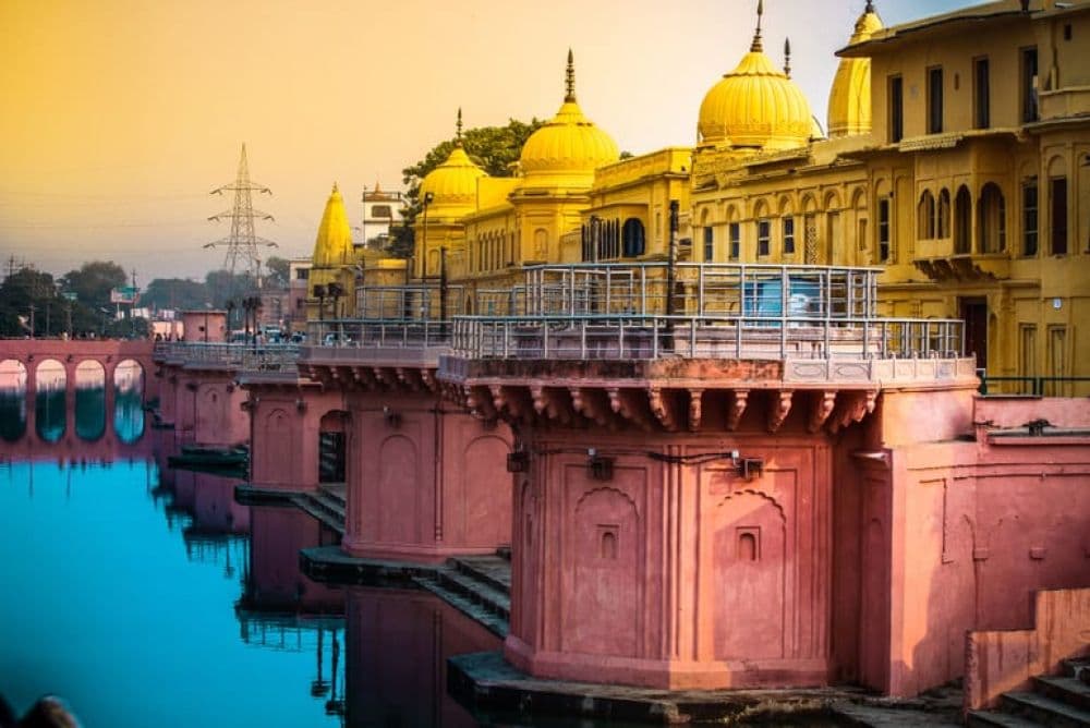 Visit Treta Ke Thakur Temple with Ancient Idols in Ayodhya